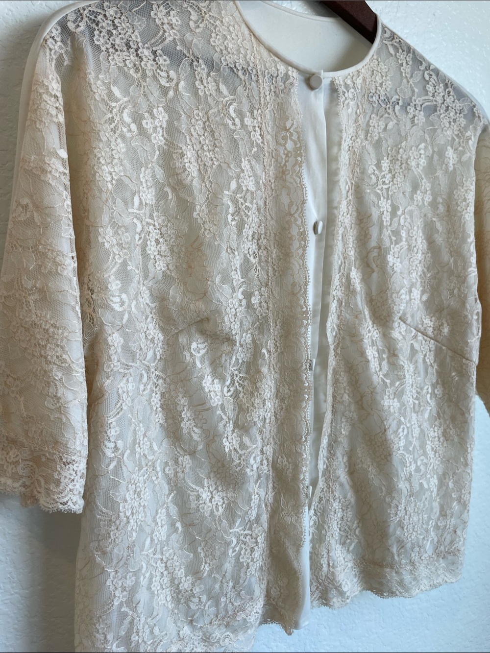 Vanity Fair Cream Lace-Trim Short Sleeve Vintage Top • 38 - Picture 4 of 16